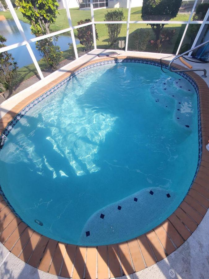 Craig House With Heated Pool On Small Lake برادنتون المظهر الخارجي الصورة